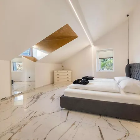 App 301 Palazzo Cavour Apartment Bolzano Exterior photo