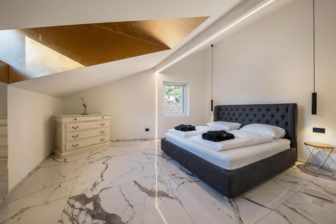 App 301 Palazzo Cavour *