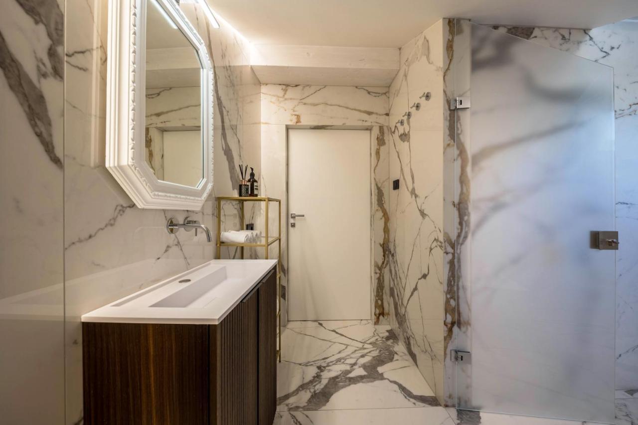 App 301 Palazzo Cavour Apartment *